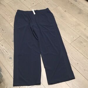 Woman’s SOMA Everstretch Relaxed wide leg pants. XL. Navy. NWT. Never worn! Cute